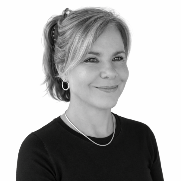 Lucie Brzakova headshot